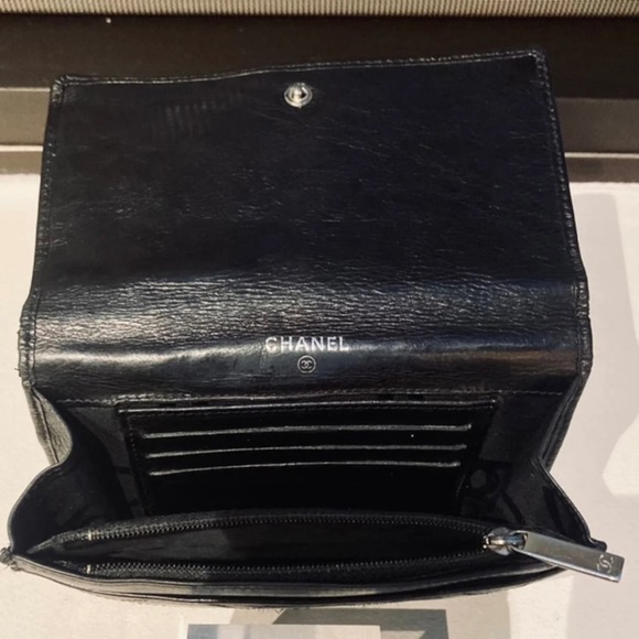 CHANEL Quilted Cambon Ligne Lambskin Leather Flap Wallet Black - Picture 5 of 16